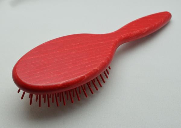 Rote Haarbürste, oval, Buchenholz lackiert, mit lackierten Holzstifte